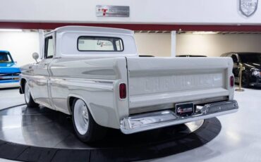 Chevrolet-c-10-restomod-1962-custom-7