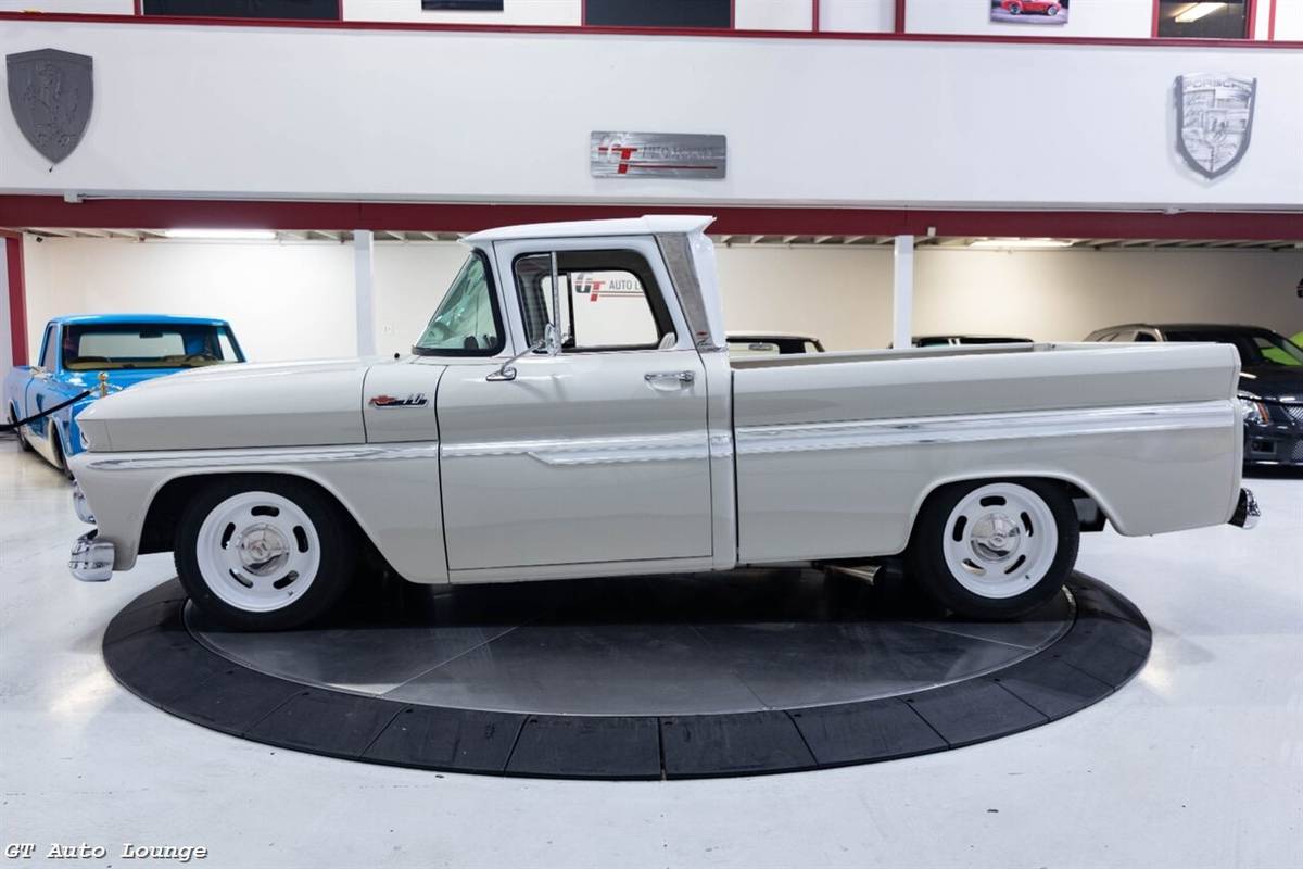 Chevrolet-c-10-restomod-1962-custom-8