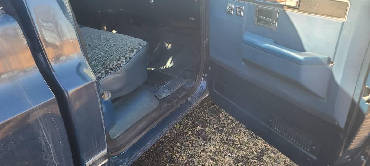 Chevrolet-c10-lwb-pickup-scottsdale-1986-blue-10