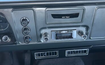 Chevrolet-c10-pickup-1966-custom-14