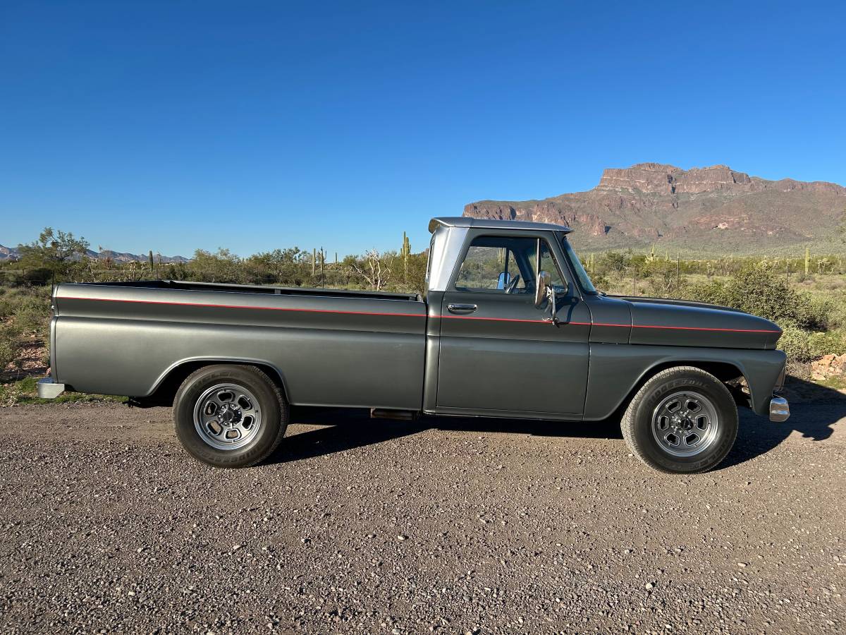 Chevrolet-c10-pickup-1966-custom-2