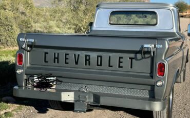 Chevrolet-c10-pickup-1966-custom-3