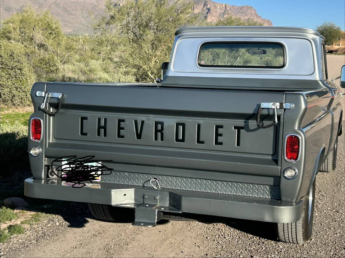 Chevrolet-c10-pickup-1966-custom-3