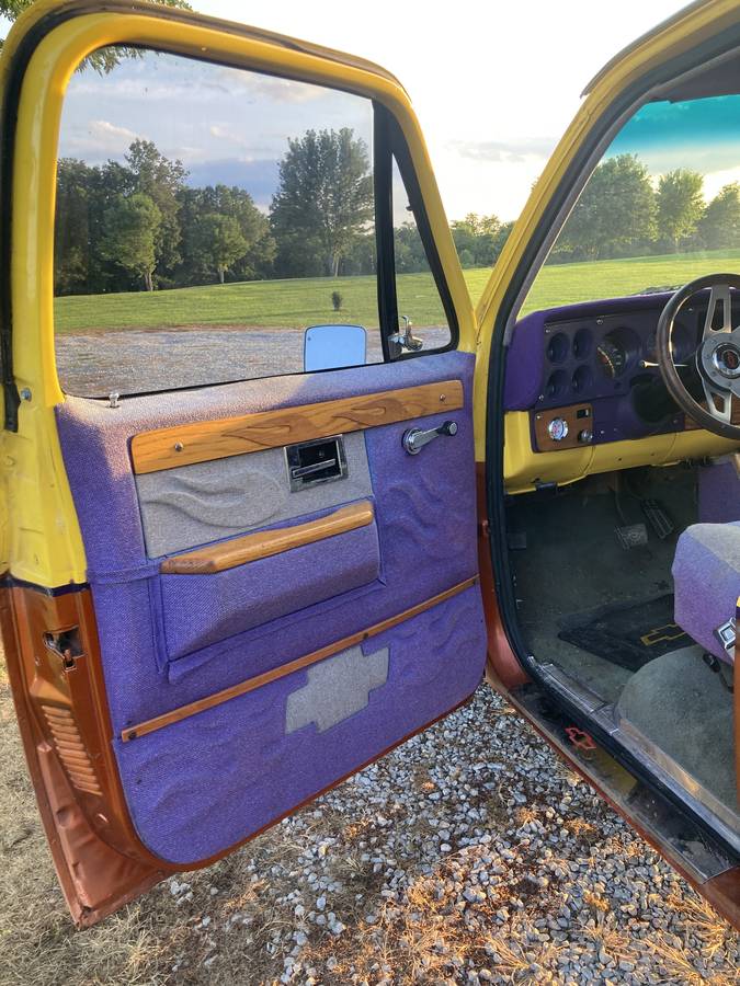 Chevrolet-c10-pickup-1981-yellow-10