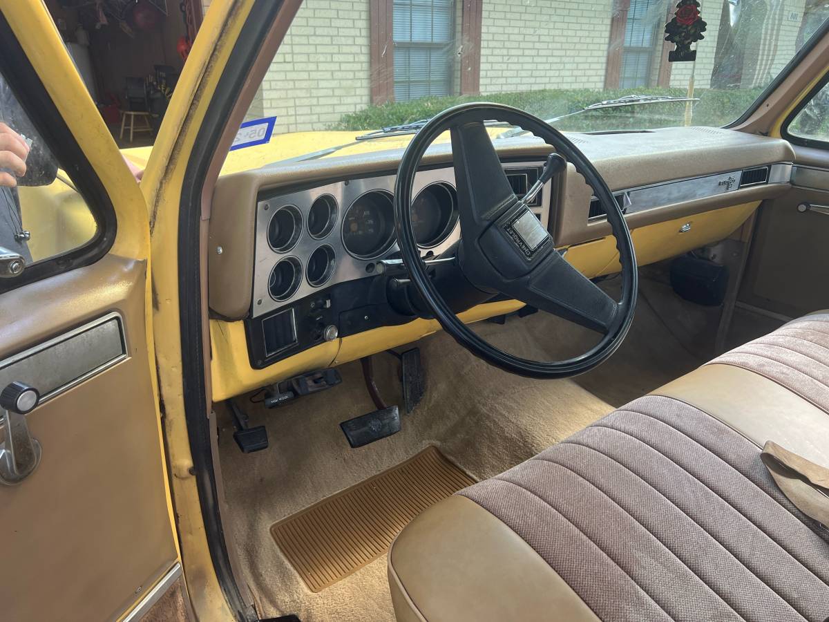 Chevrolet-c10-pickup-1981-yellow-6
