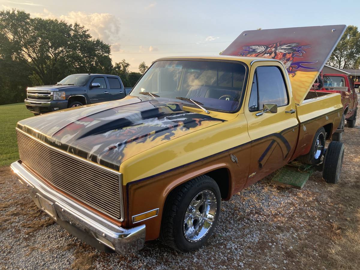 Chevrolet-c10-pickup-1981-yellow