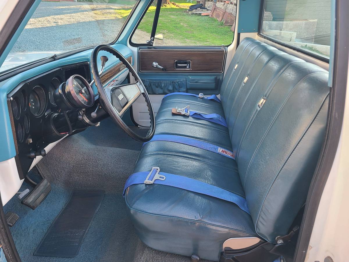 Chevrolet-c10-shortbed-1974-white-16