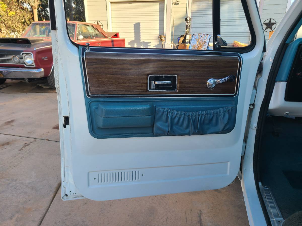 Chevrolet-c10-shortbed-1974-white-18