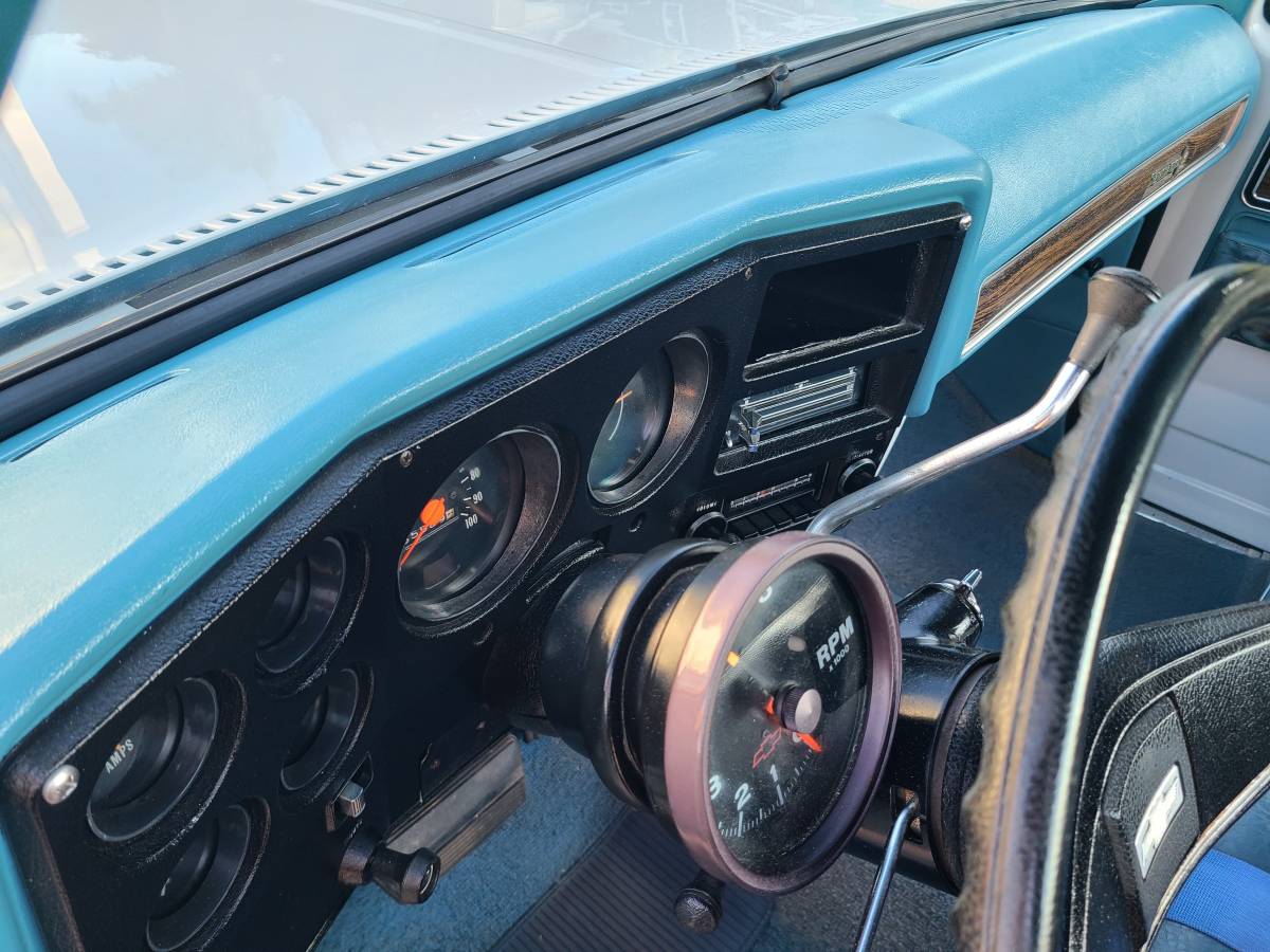 Chevrolet-c10-shortbed-1974-white-19