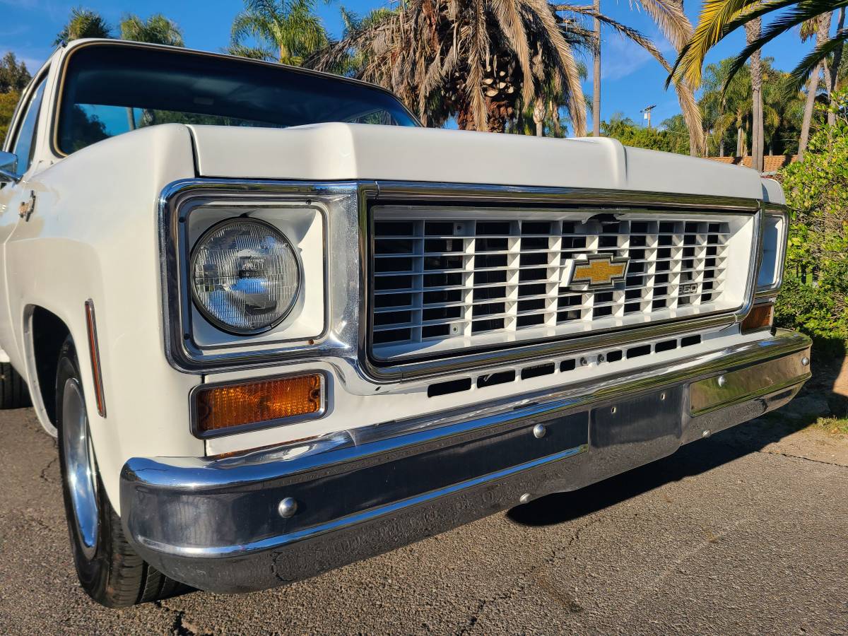 Chevrolet-c10-shortbed-1974-white-3