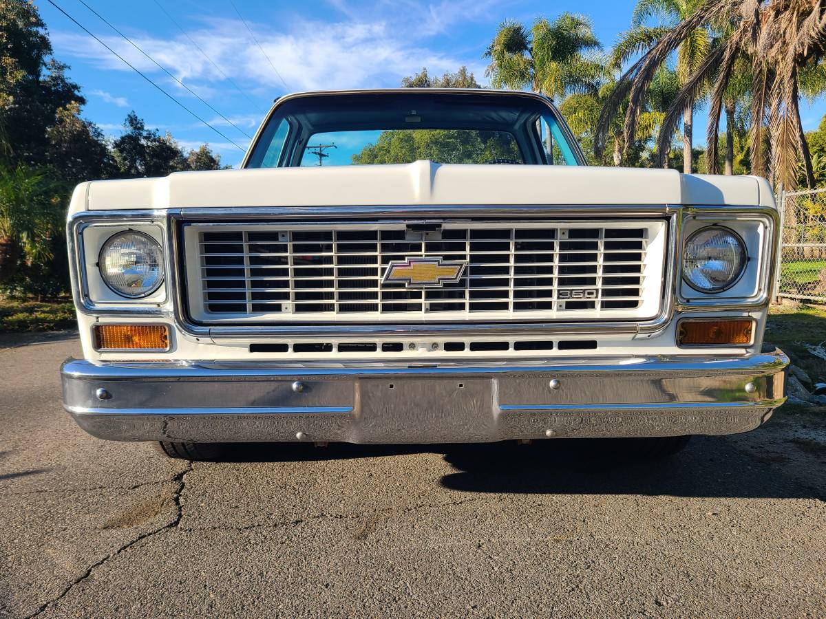 Chevrolet-c10-shortbed-1974-white-4