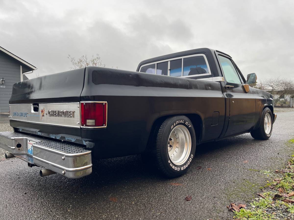 Chevrolet-c10-silverado-swb-1983-black-2
