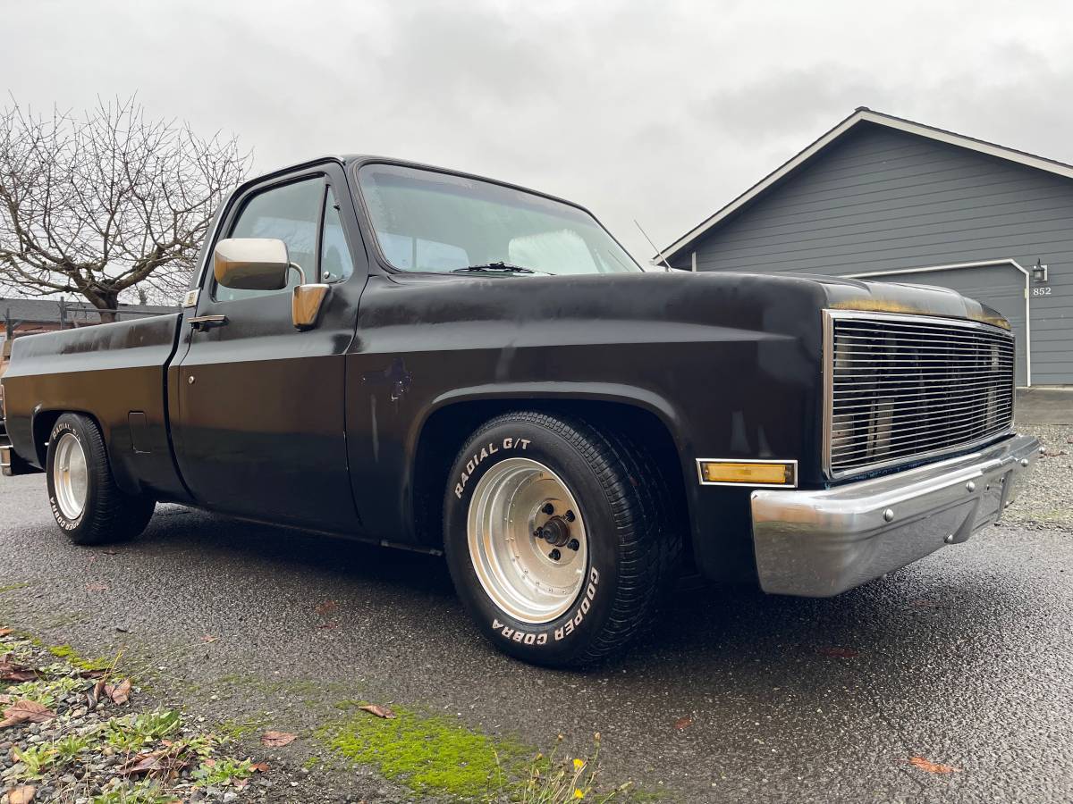 Chevrolet-c10-silverado-swb-1983-black-3