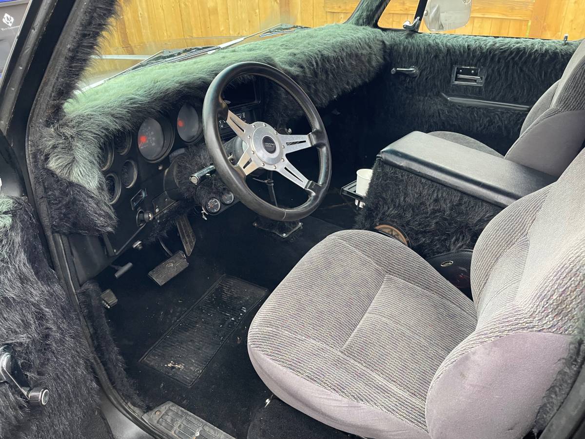 Chevrolet-c10-silverado-swb-1983-black-6