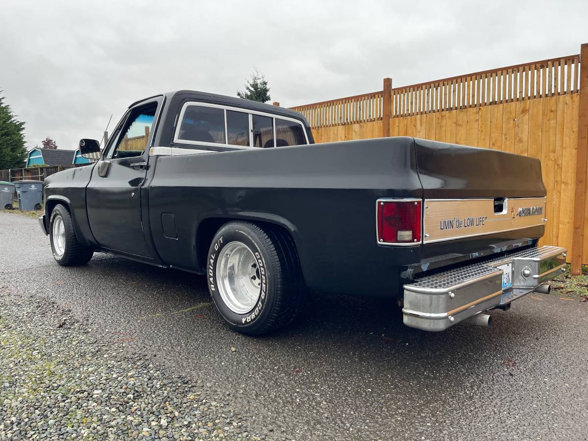 Chevrolet-c10-silverado-swb-1983-black