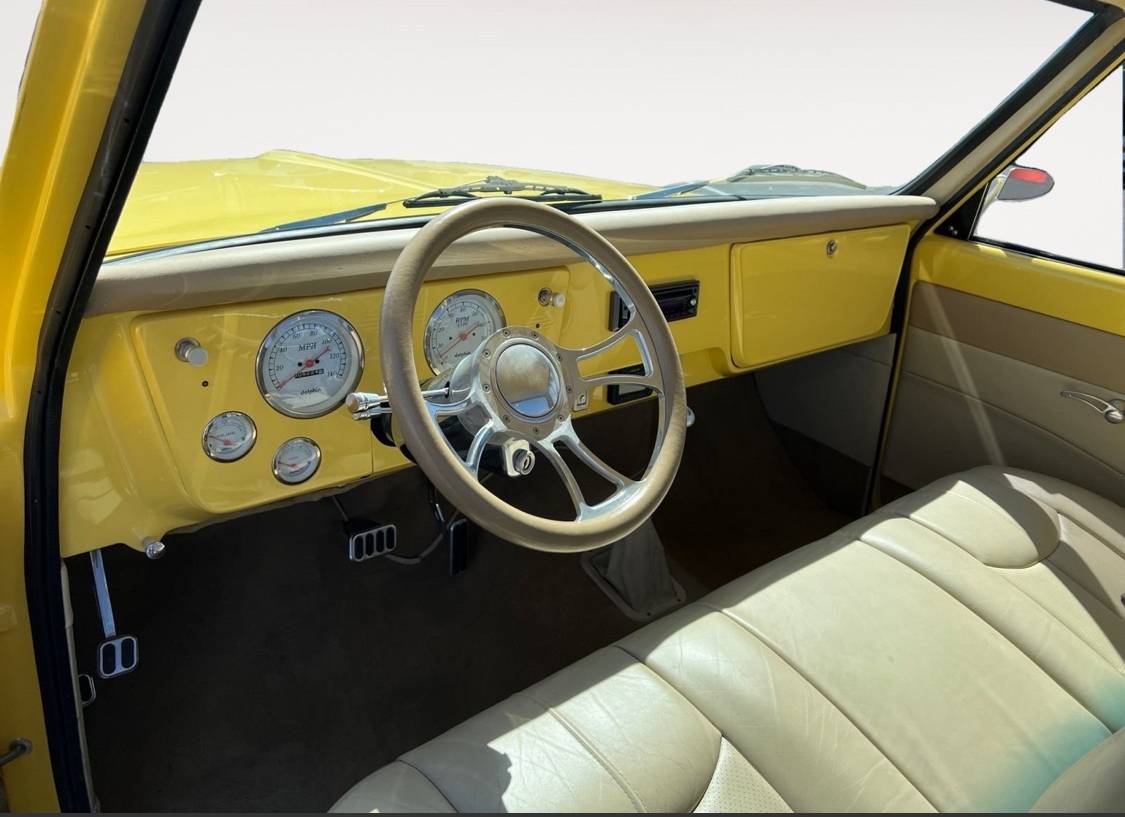 Chevrolet-c10-stepside-1971-yellow-11