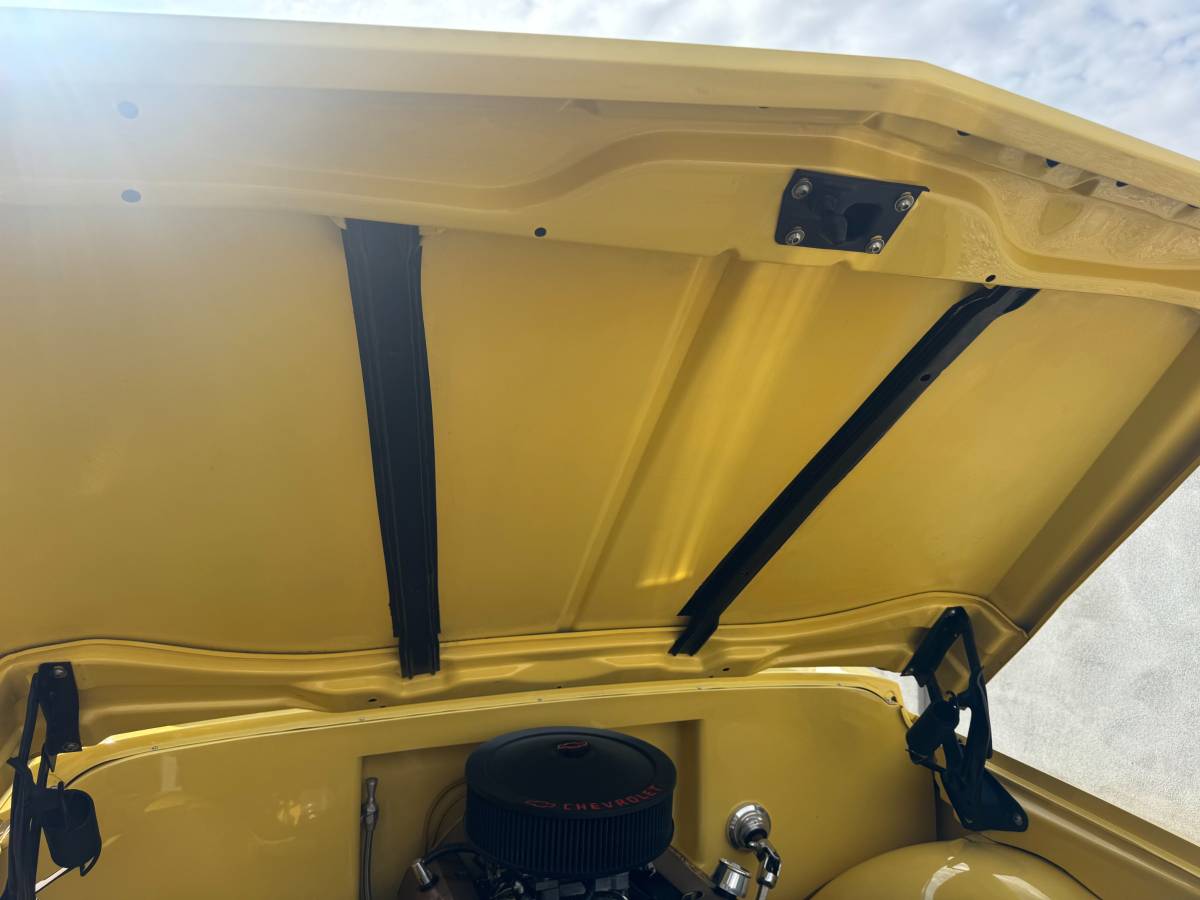 Chevrolet-c10-stepside-1971-yellow-14