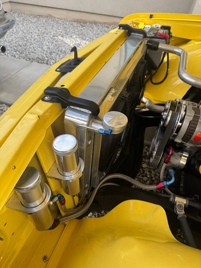 Chevrolet-c10-stepside-1971-yellow-18