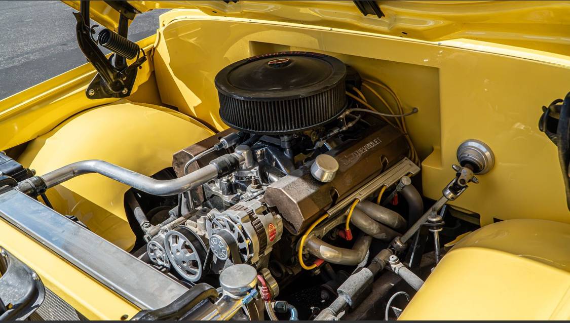Chevrolet-c10-stepside-1971-yellow-8