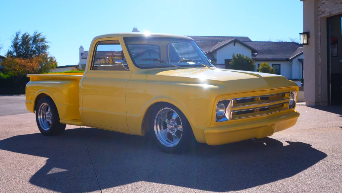 Chevrolet-c10-stepside-1971-yellow