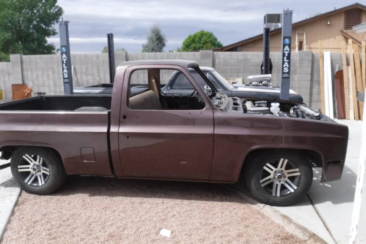 Chevrolet-c10-swb-1984-brown-17