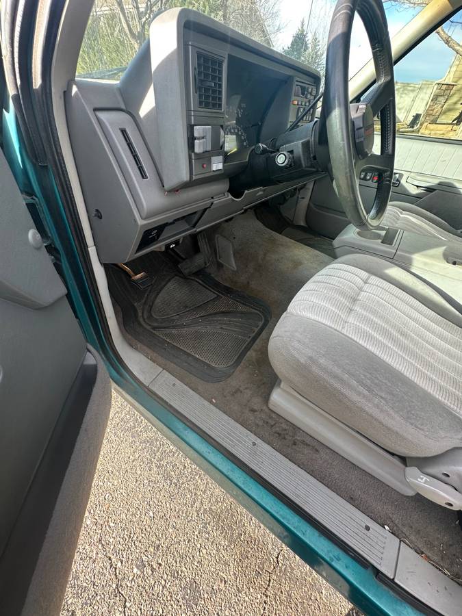 Chevrolet-c1500-1994-green-11