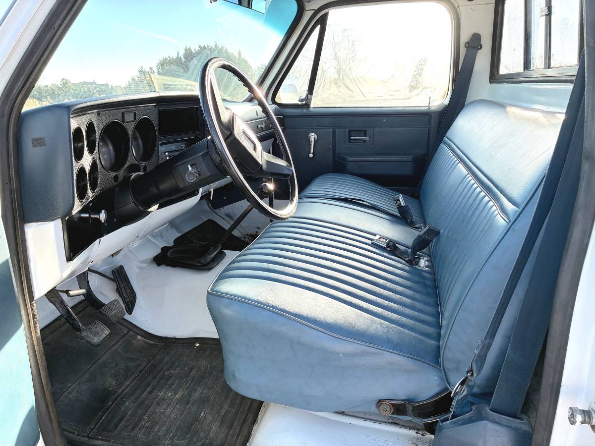 Chevrolet-c2-1986-white-1