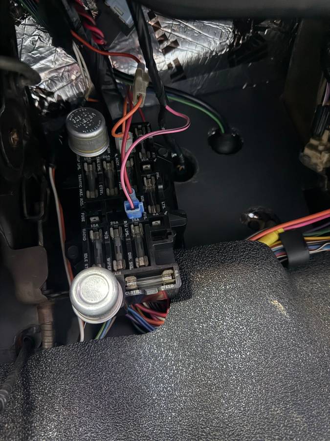 Chevrolet-c20-1976-10