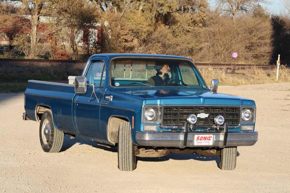Chevrolet-c20-1977-blue-1