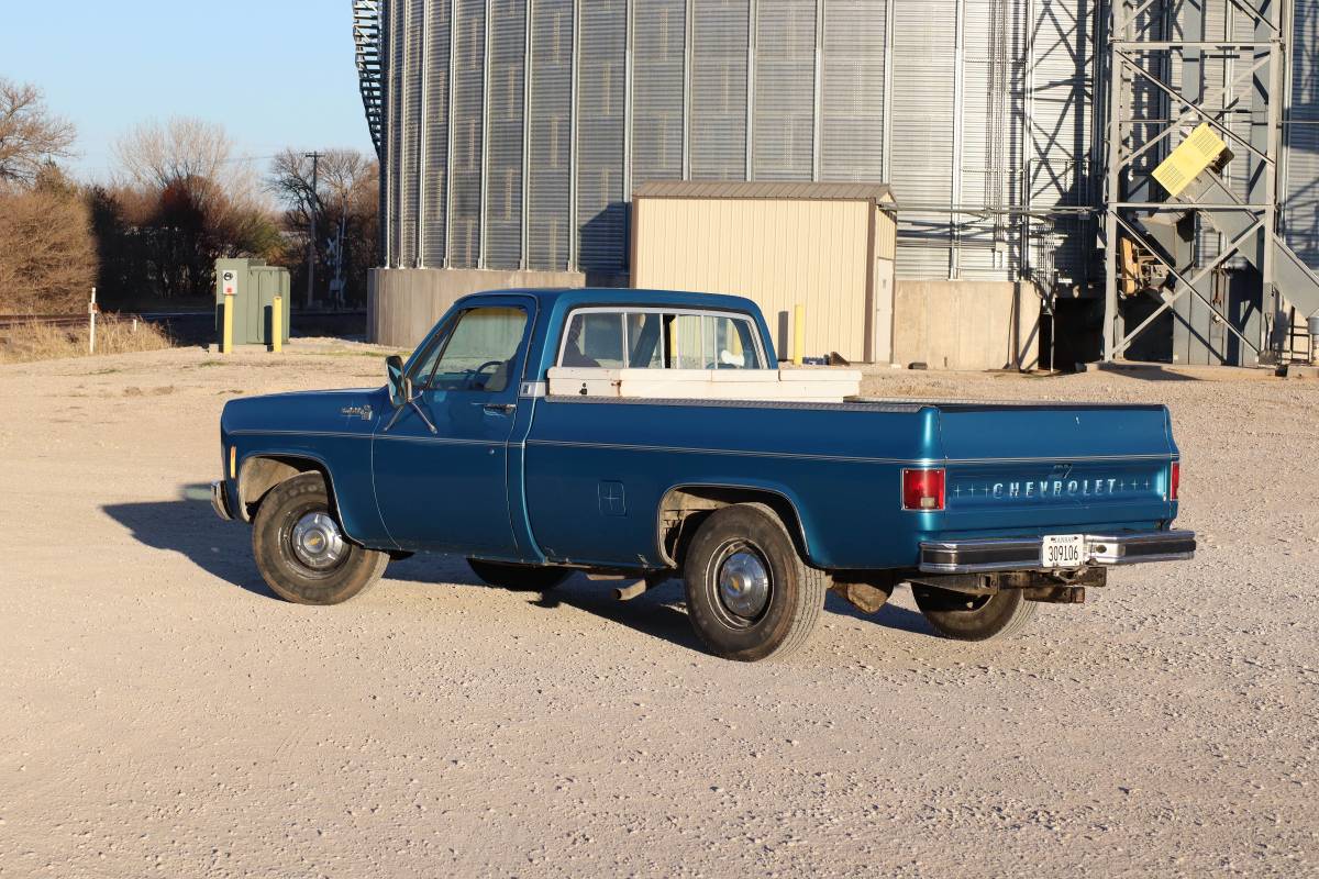 Chevrolet-c20-1977-blue-8