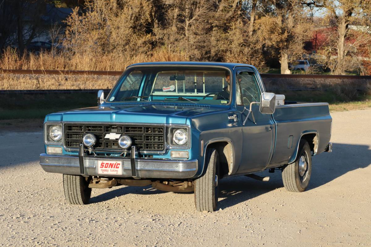 Chevrolet-c20-1977-blue