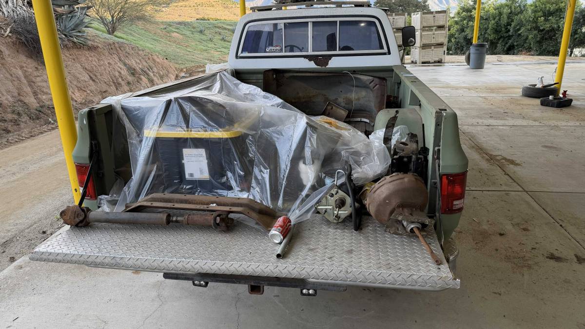 Chevrolet-c20-diesel-1981-10