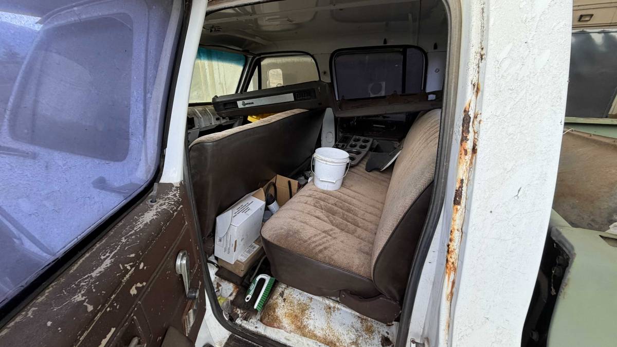 Chevrolet-c20-diesel-1981-7