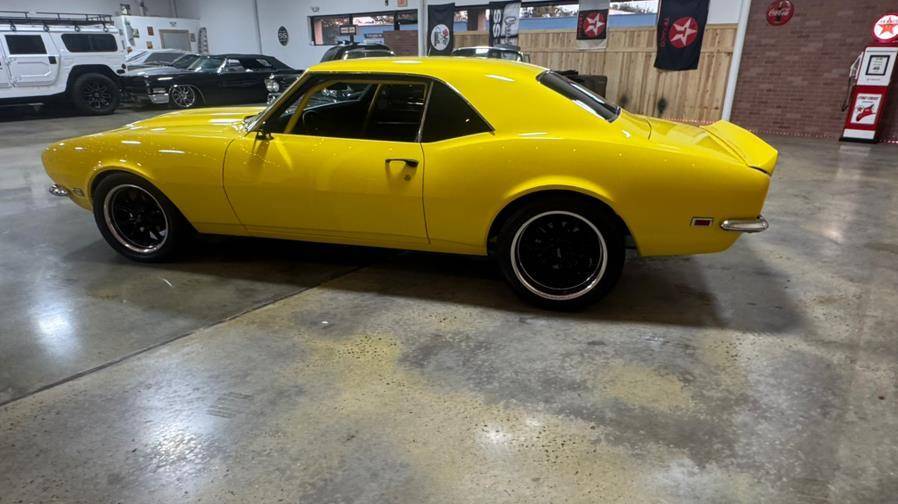 Chevrolet-camaro-1968-yellow-13