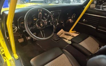 Chevrolet-camaro-1968-yellow-13
