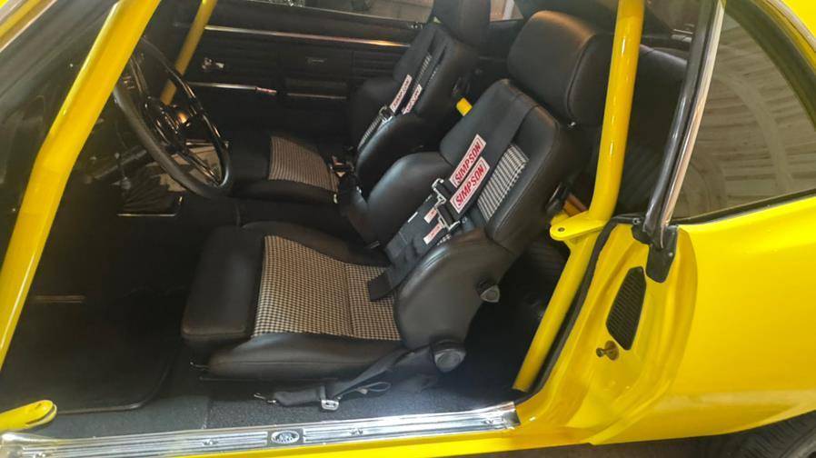 Chevrolet-camaro-1968-yellow-14