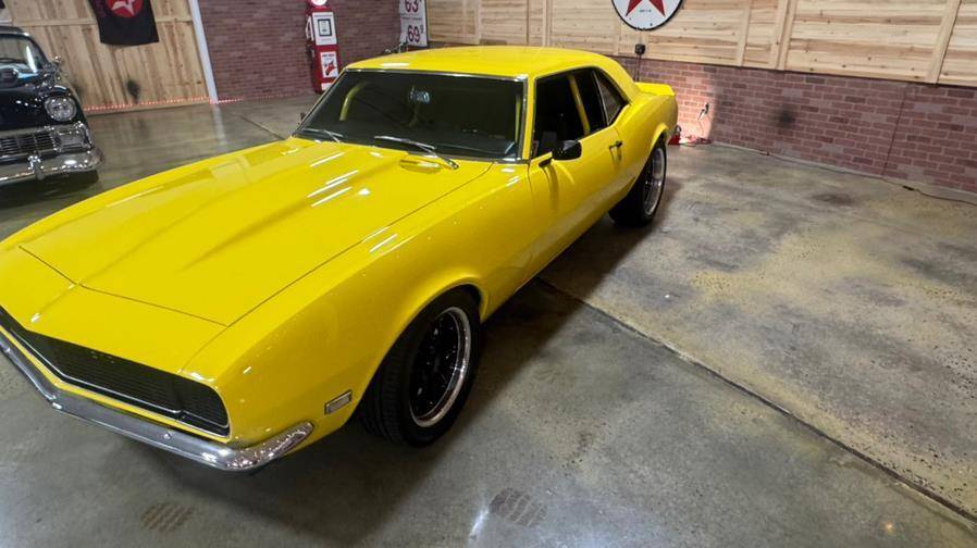 Chevrolet-camaro-1968-yellow-22