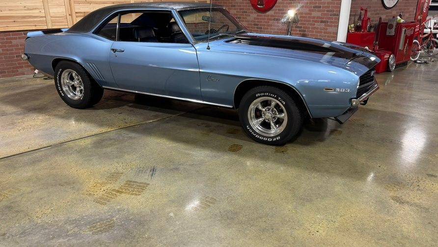 Chevrolet-camaro-1969-blue-13