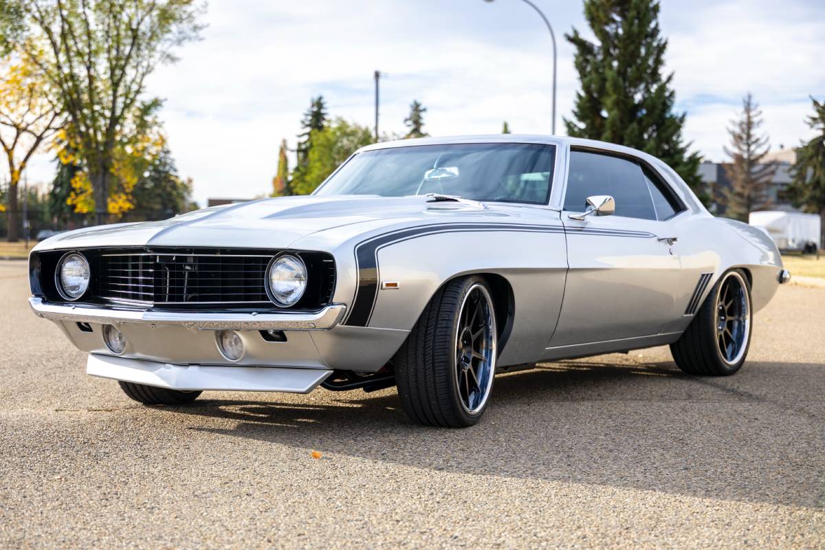 Chevrolet-camaro-1969-silver-10