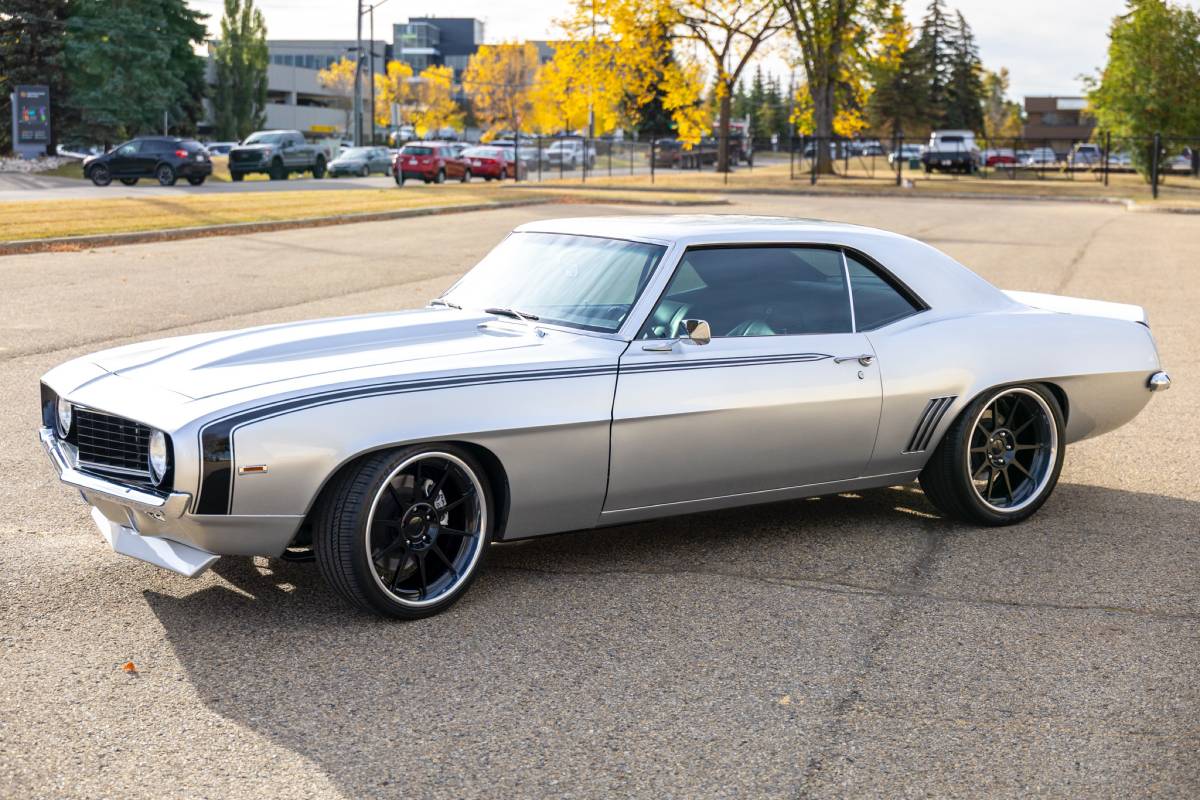 Chevrolet-camaro-1969-silver-2