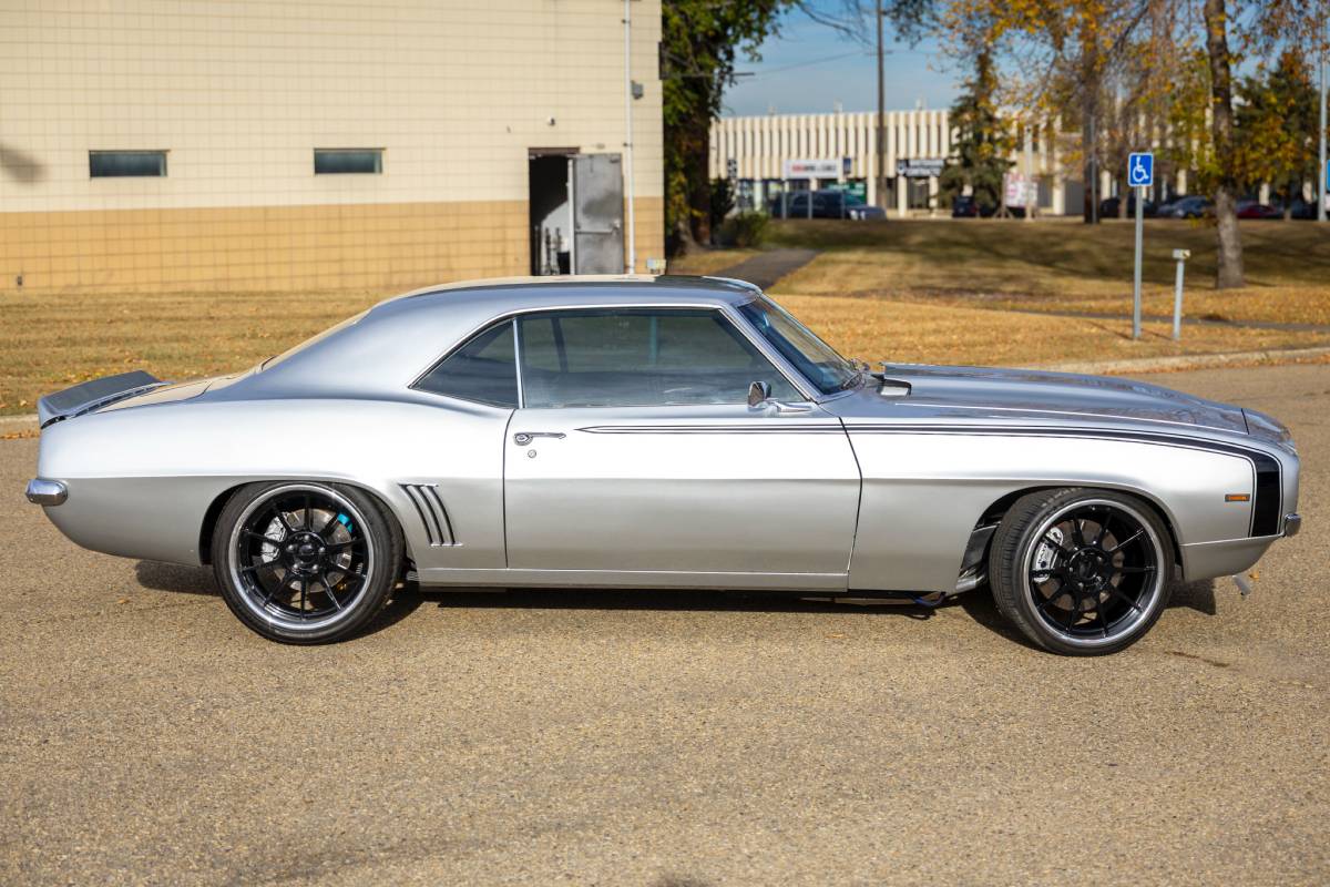 Chevrolet-camaro-1969-silver-20