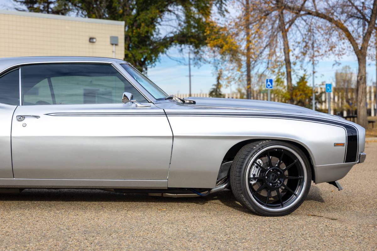 Chevrolet-camaro-1969-silver-21