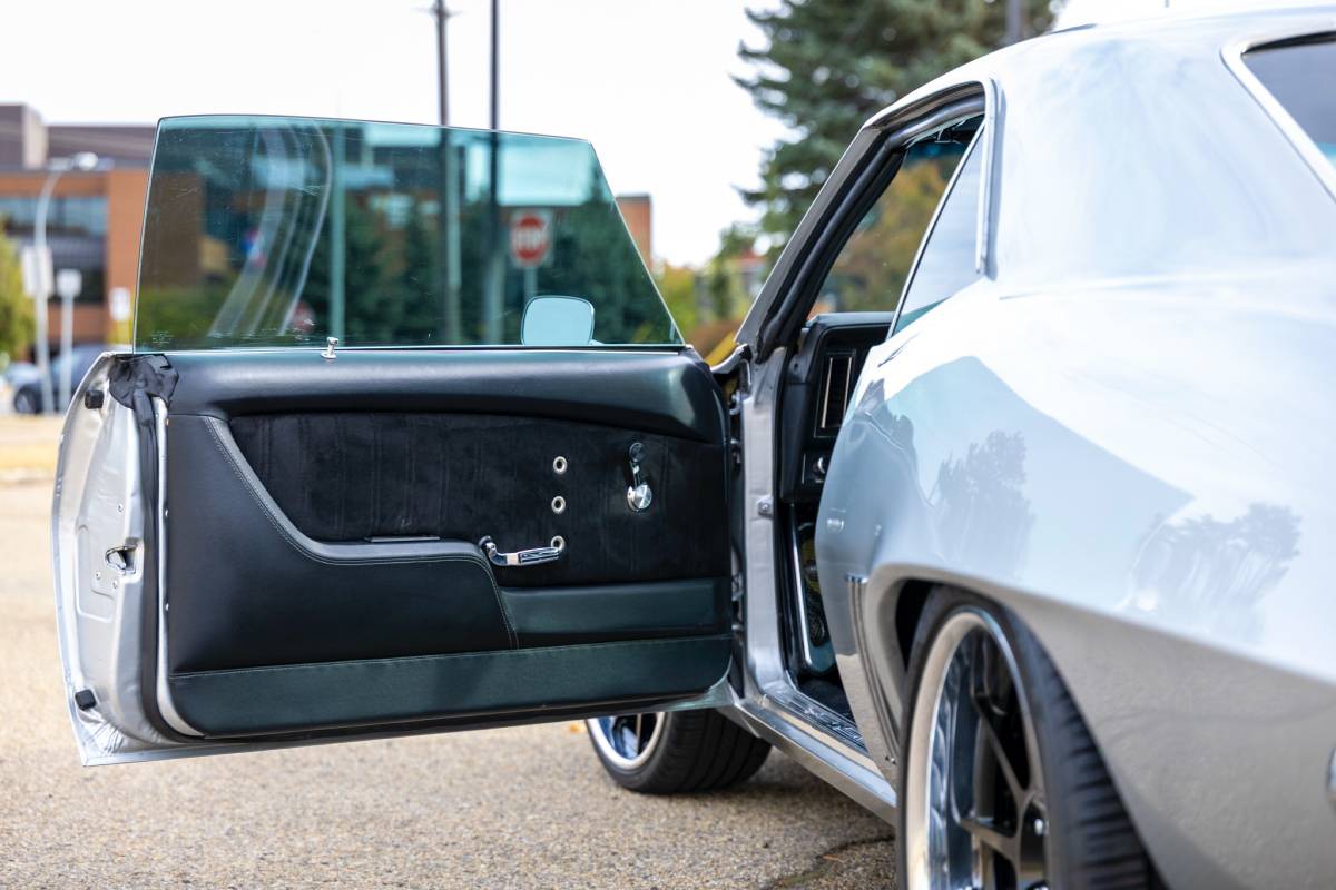 Chevrolet-camaro-1969-silver-22