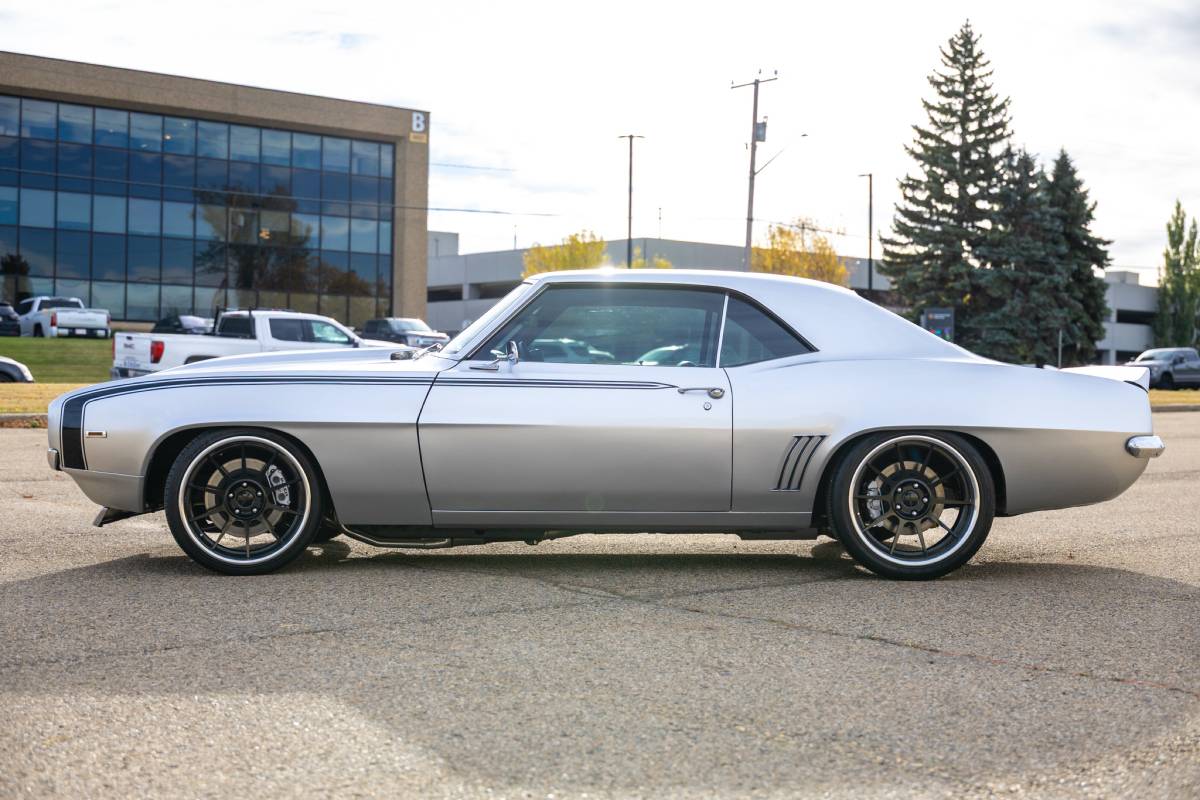 Chevrolet-camaro-1969-silver-3