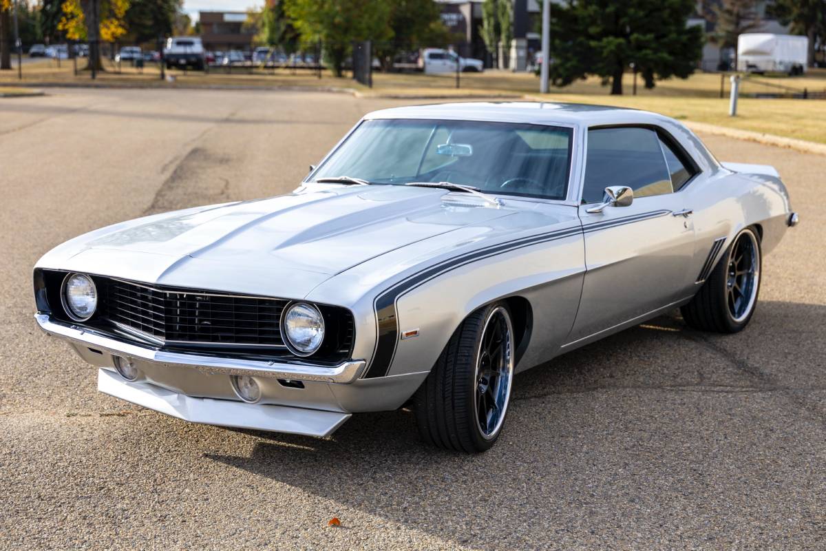 Chevrolet-camaro-1969-silver-9