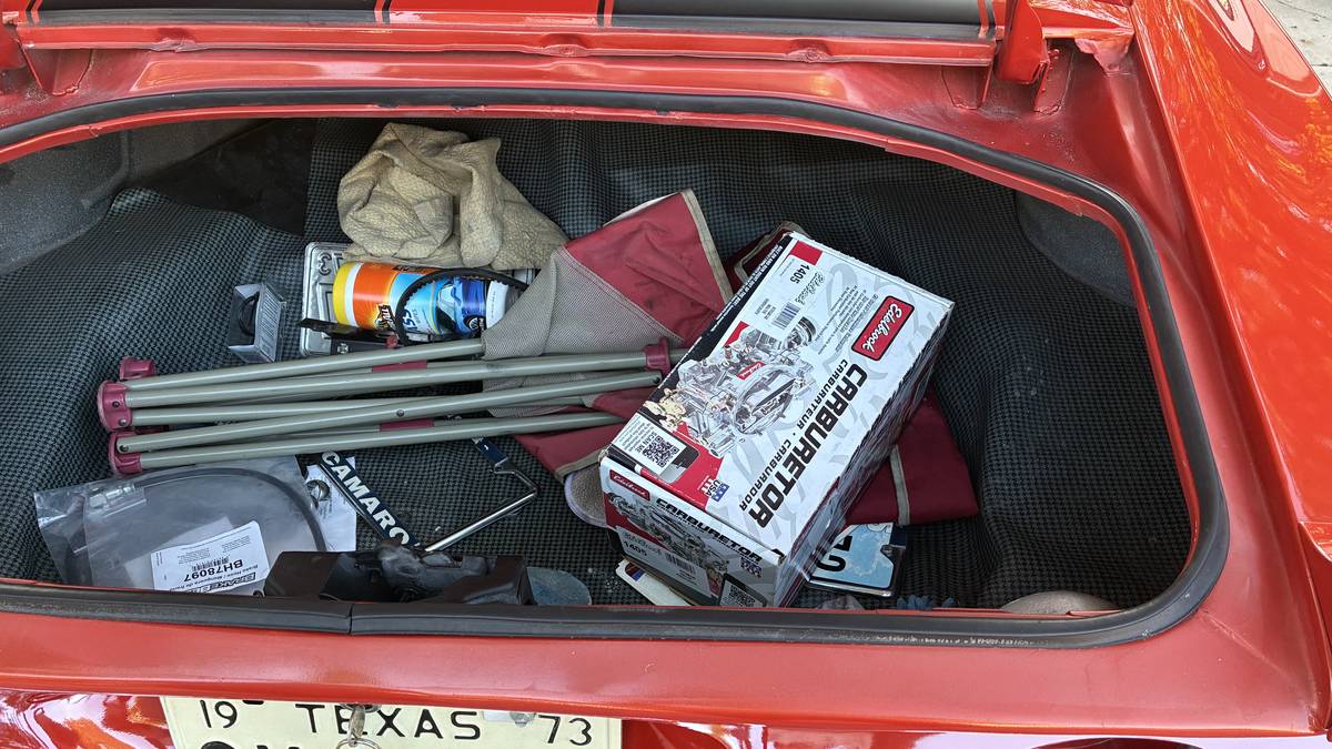 Chevrolet-camaro-1973-orange-7