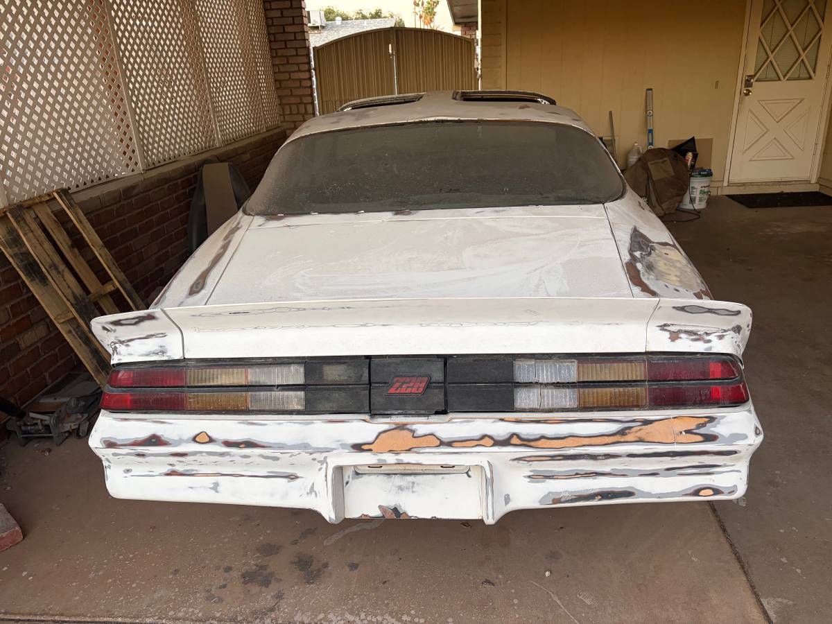 Chevrolet-camaro-1978-2