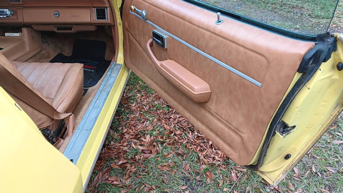 Chevrolet-camaro-1978-yellow-17