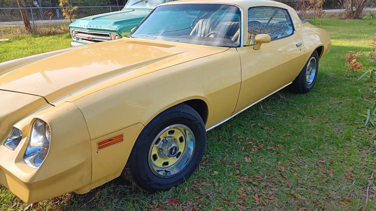Chevrolet-camaro-1978-yellow-3