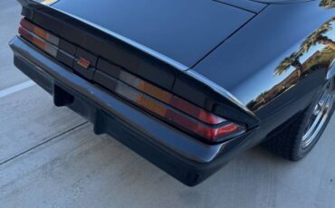 Chevrolet-camaro-1979-22